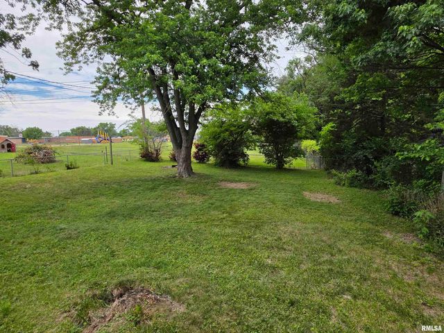 233 BRIARGATE Road, Washington, IL 61571