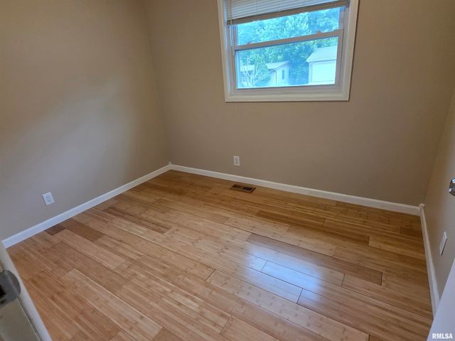 233 BRIARGATE Road, Washington, IL 61571