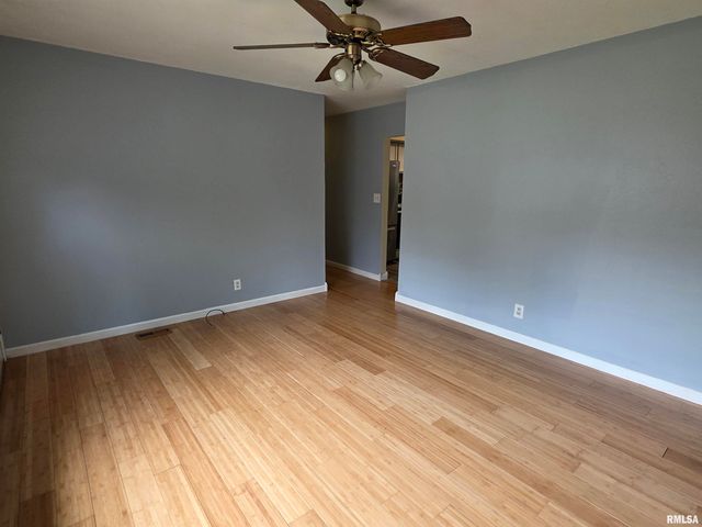 233 BRIARGATE Road, Washington, IL 61571