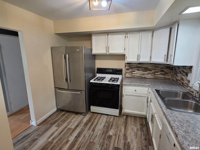 233 BRIARGATE Road, Washington, IL 61571