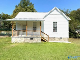 13 Comnock Avenue, Gadsden, AL 35904
