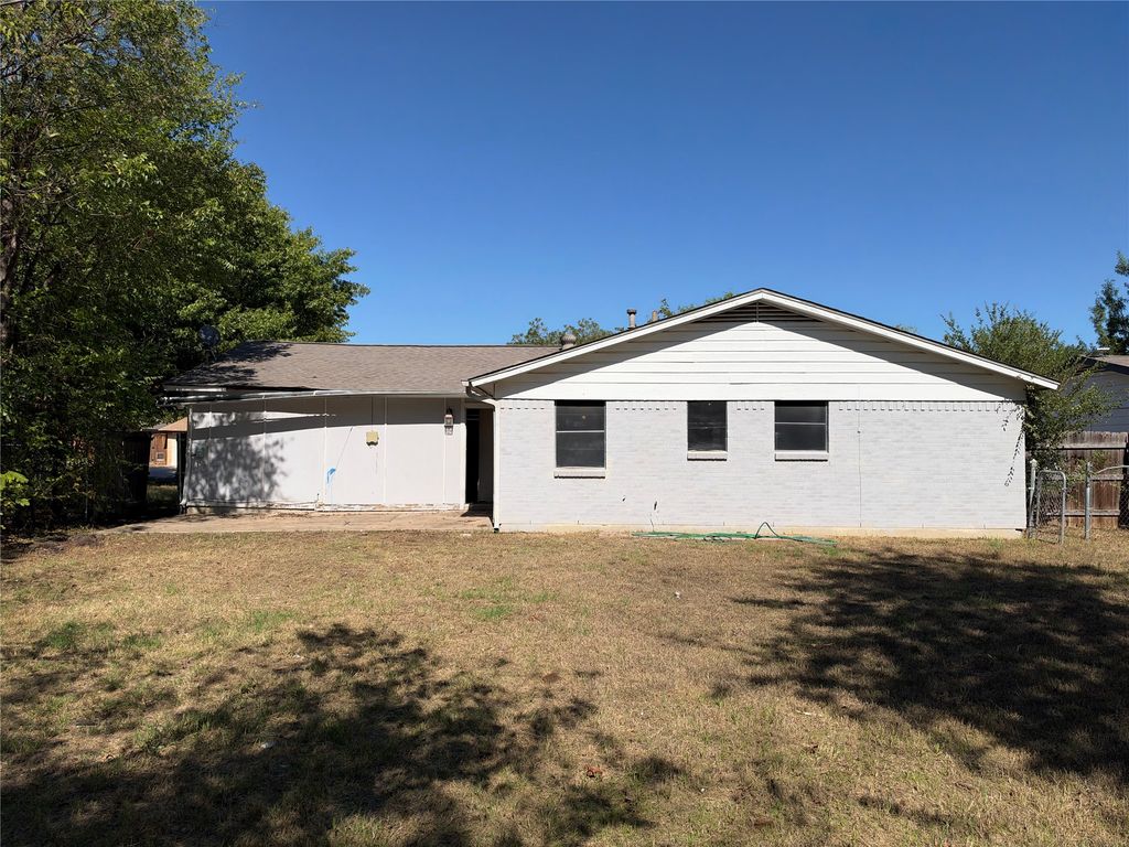 127 Wanda Way, Burleson, TX 76028 — photo 2