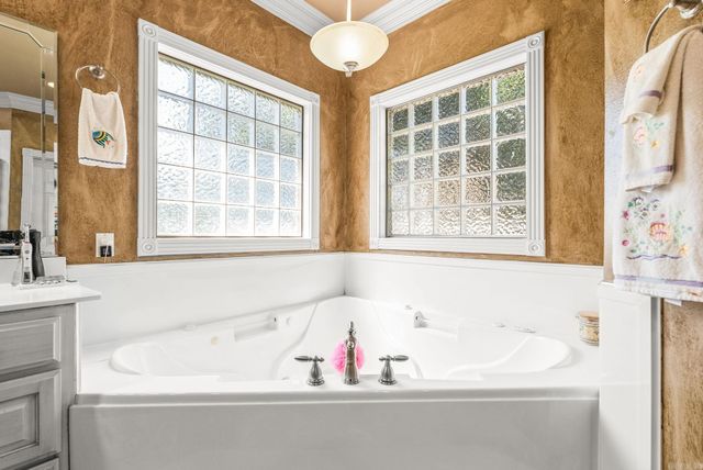 6 Shady Grove, Ward, AR 72176