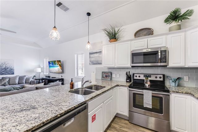 1813 S 11th St 601, Port Aransas, TX 78373