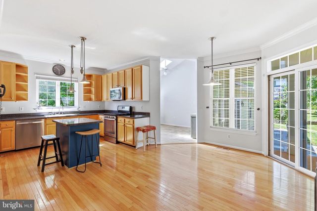 43253 STONEWALL POND ST, Chantilly, VA 20152