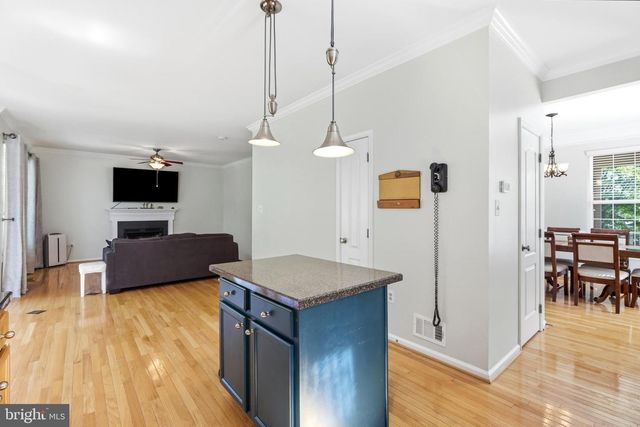 43253 STONEWALL POND ST, Chantilly, VA 20152
