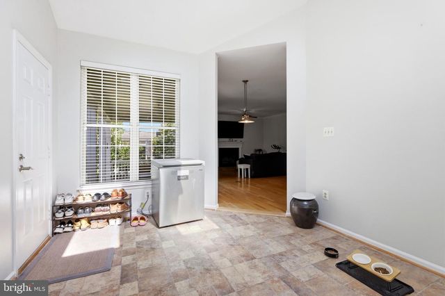 43253 STONEWALL POND ST, Chantilly, VA 20152