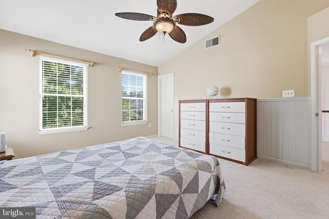 43253 STONEWALL POND ST, Chantilly, VA 20152