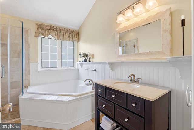 43253 STONEWALL POND ST, Chantilly, VA 20152