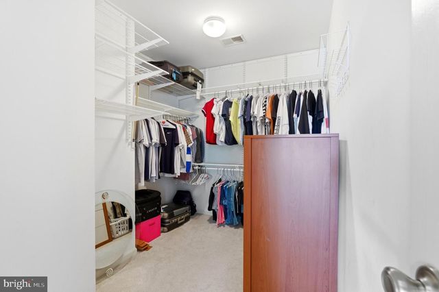 43253 STONEWALL POND ST, Chantilly, VA 20152