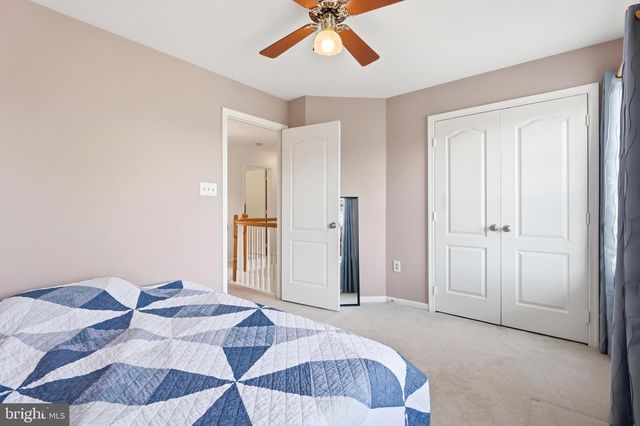 43253 STONEWALL POND ST, Chantilly, VA 20152