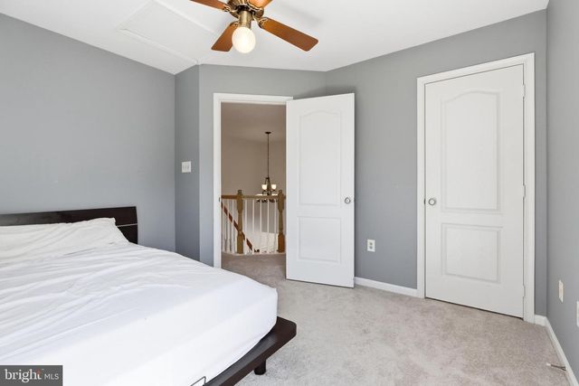43253 STONEWALL POND ST, Chantilly, VA 20152