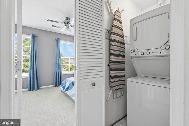 43253 STONEWALL POND ST, Chantilly, VA 20152