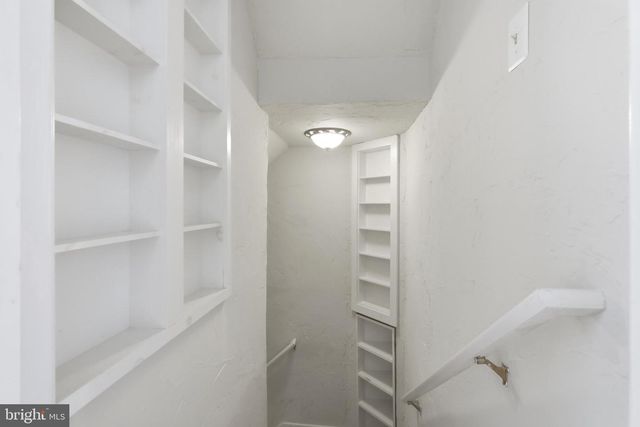 43253 STONEWALL POND ST, Chantilly, VA 20152