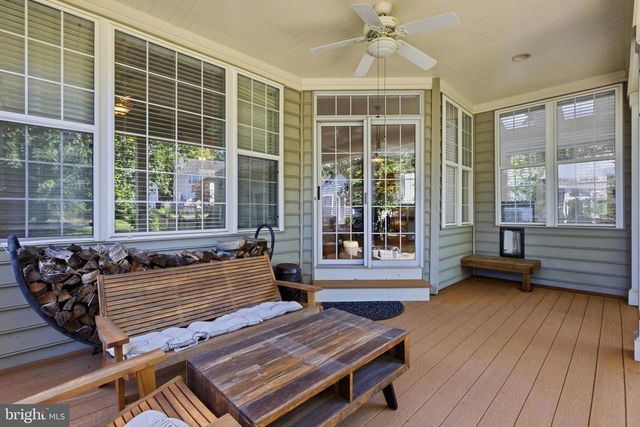 43253 STONEWALL POND ST, Chantilly, VA 20152