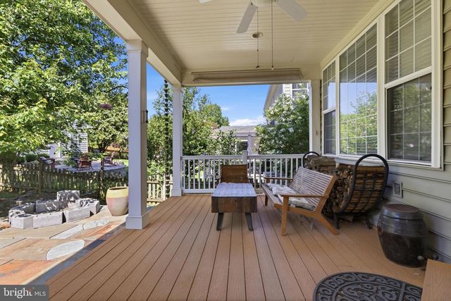 43253 STONEWALL POND ST, Chantilly, VA 20152