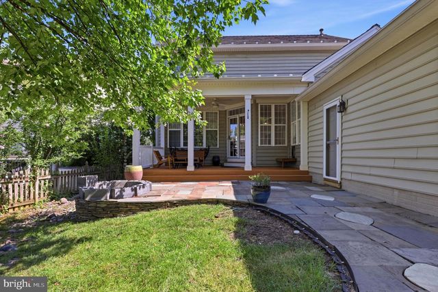 43253 STONEWALL POND ST, Chantilly, VA 20152