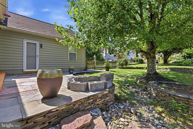 43253 STONEWALL POND ST, Chantilly, VA 20152