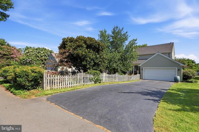43253 STONEWALL POND ST, Chantilly, VA 20152