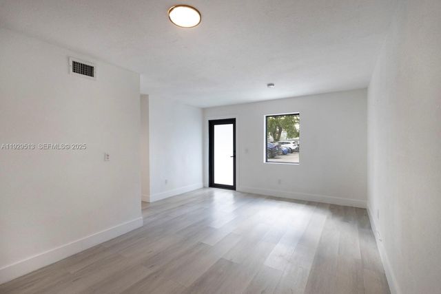 37 NW 59th St 4, Miami, FL 33127