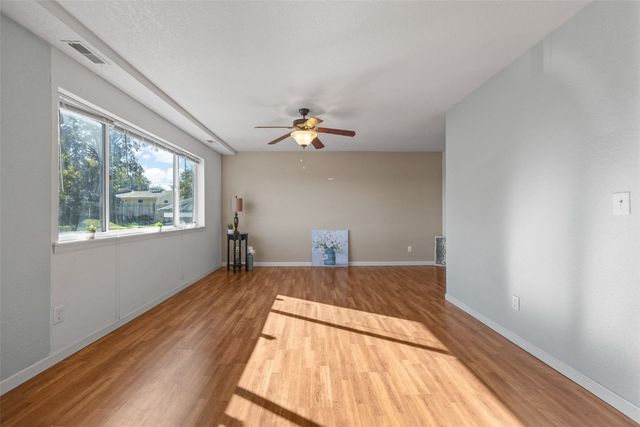 3107 Johnson Avenue NW 4, Cedar Rapids, IA 52405