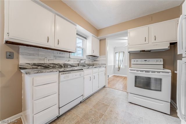 4828 Westbourne Road, Lyndhurst, OH 44124