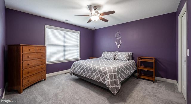 27 OAK LN, Royersford, PA 19468