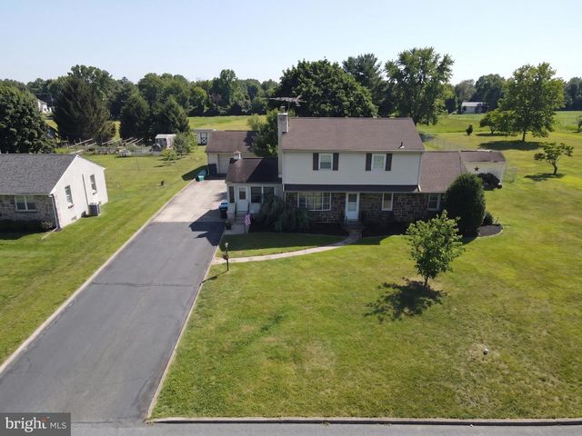 27 OAK LN, Royersford, PA 19468