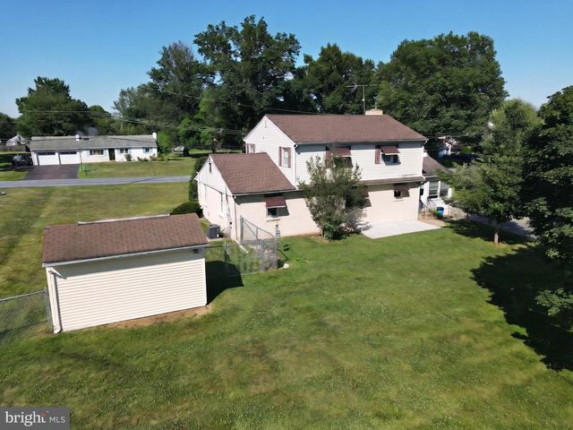 27 OAK LN, Royersford, PA 19468