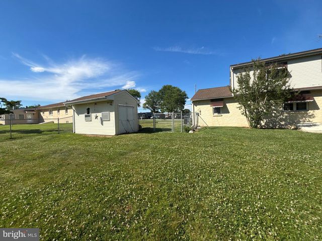27 OAK LN, Royersford, PA 19468