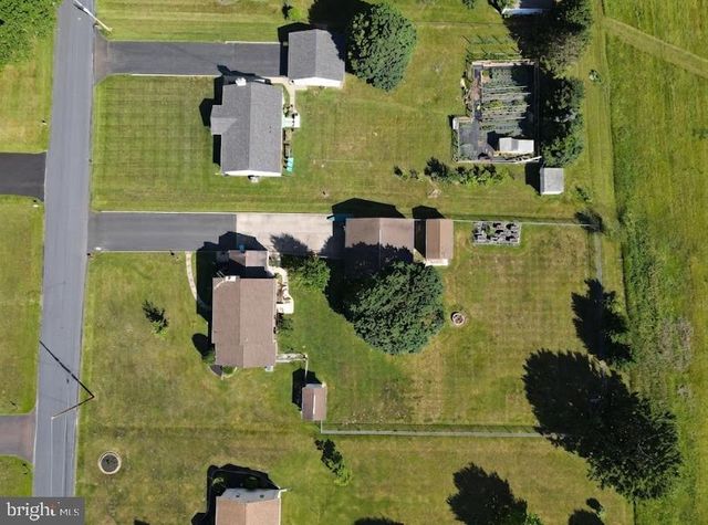 27 OAK LN, Royersford, PA 19468