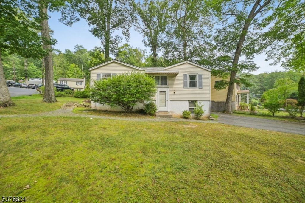147 W Glen Rd, Denville Twp., NJ 07834