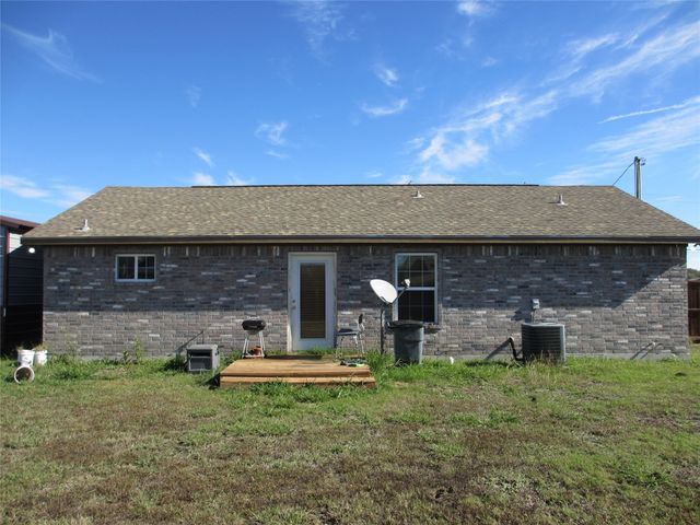 602 S Aquilla Street, Itasca, TX 76055