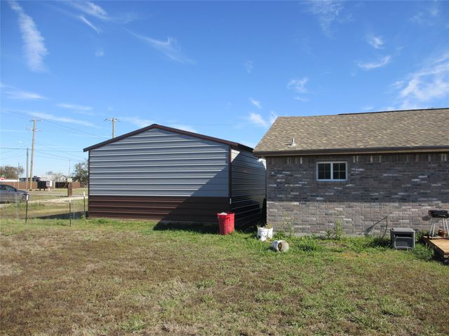 602 S Aquilla Street, Itasca, TX 76055