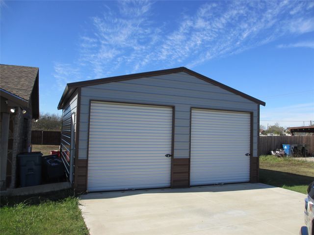 602 S Aquilla Street, Itasca, TX 76055