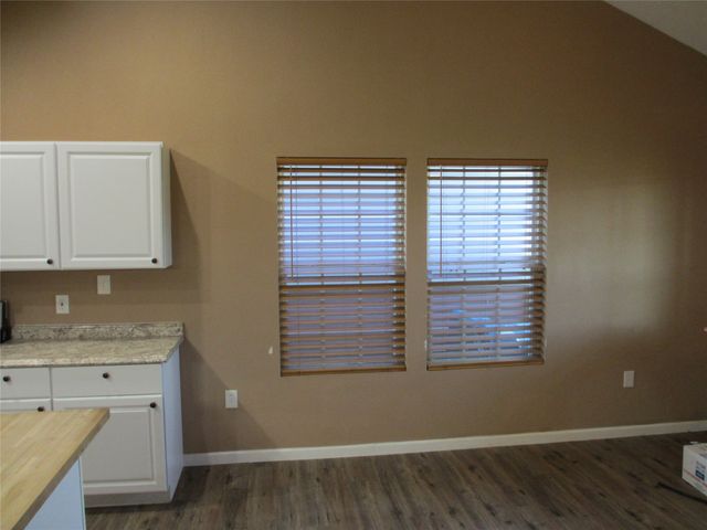 602 S Aquilla Street, Itasca, TX 76055