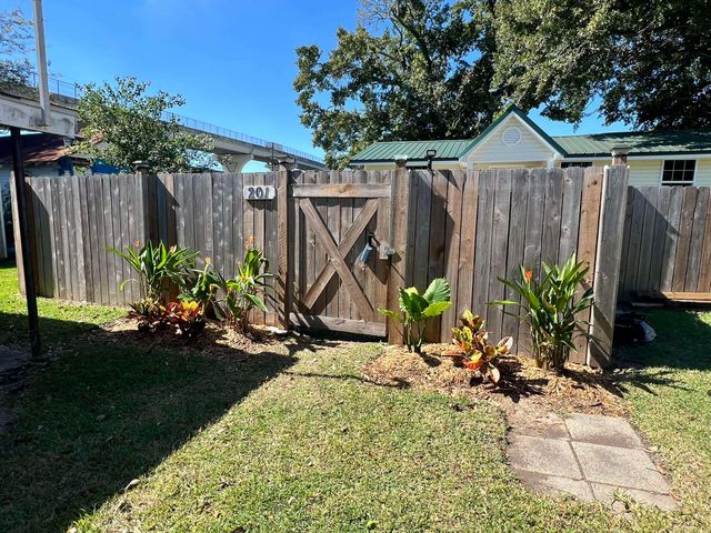 201 Ash St, Houma, LA 70363