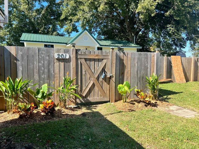 201 Ash St, Houma, LA 70363