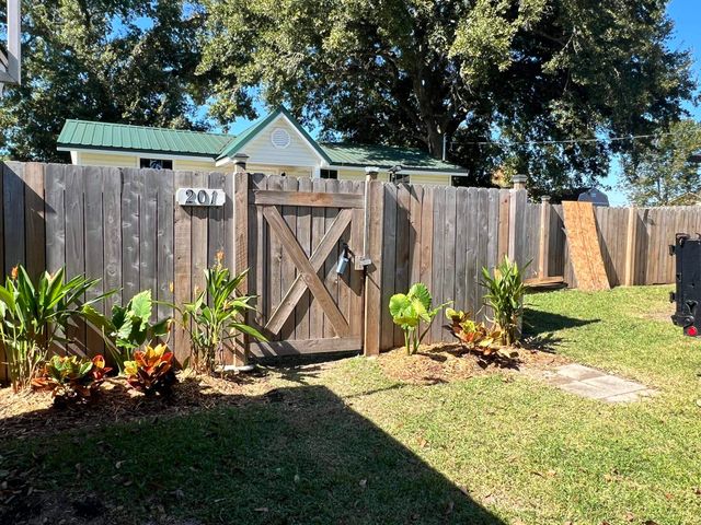 201 Ash St, Houma, LA 70363
