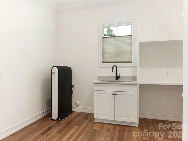 2928 Hanson Drive, Charlotte, NC 28207