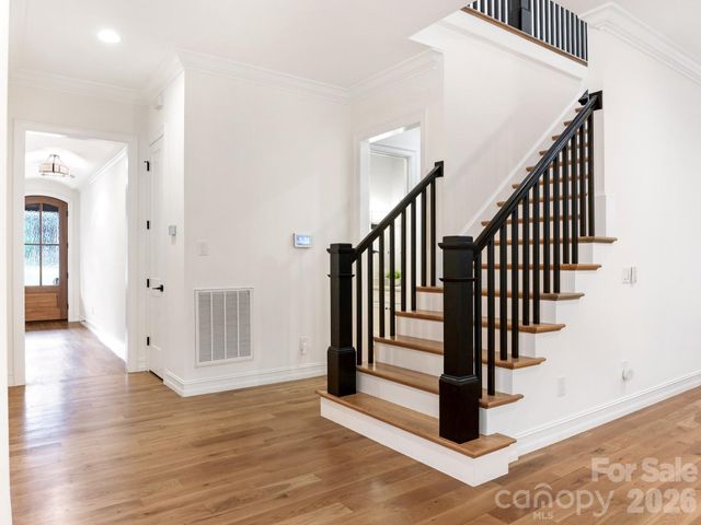 2928 Hanson Drive, Charlotte, NC 28207