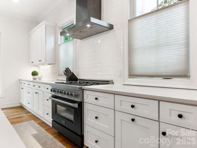 2928 Hanson Drive, Charlotte, NC 28207
