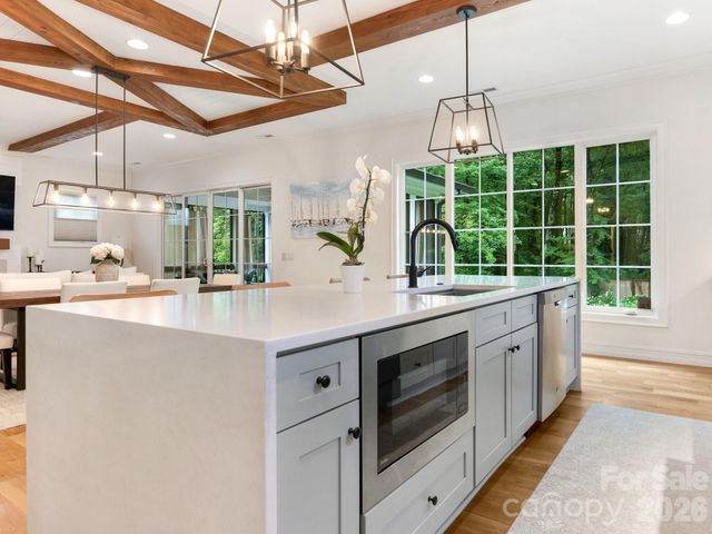 2928 Hanson Drive, Charlotte, NC 28207