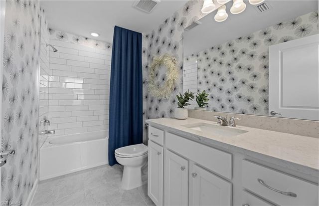 616 Oasis Lake PL, Lehigh Acres, FL 33936