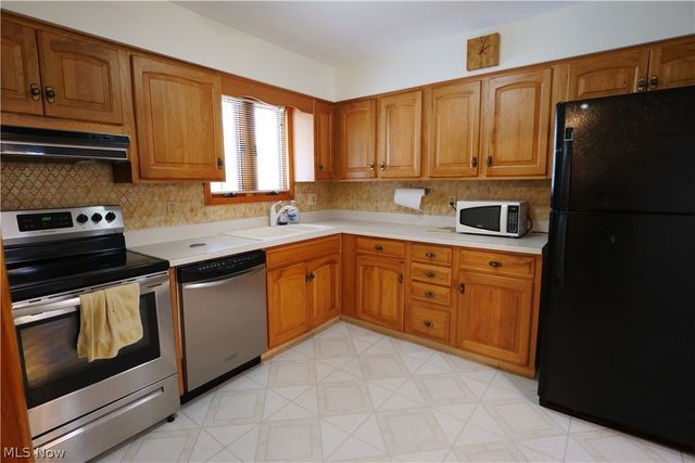 9307 Munich Drive, Parma, OH 44130