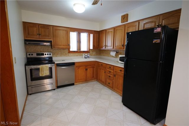 9307 Munich Drive, Parma, OH 44130