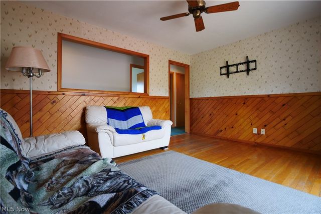 9307 Munich Drive, Parma, OH 44130