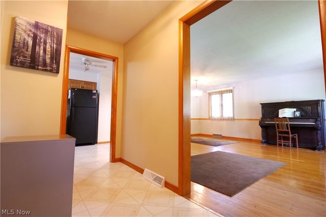 9307 Munich Drive, Parma, OH 44130