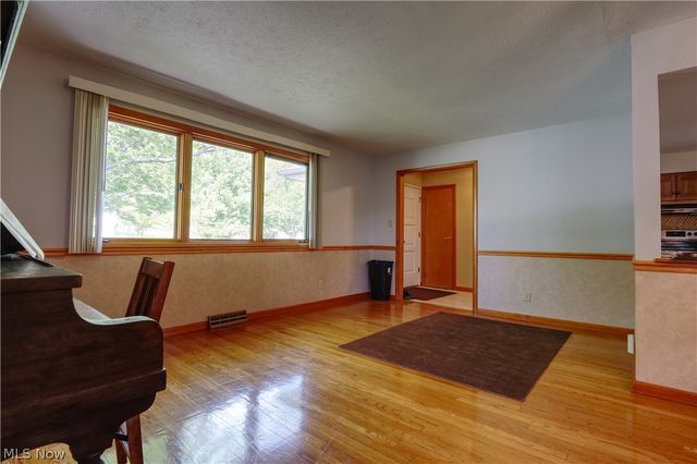 9307 Munich Drive, Parma, OH 44130