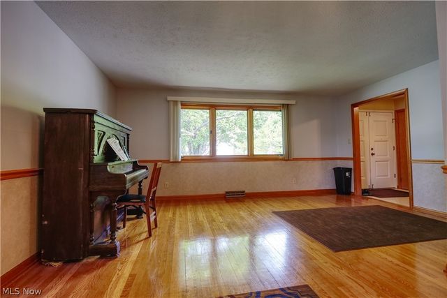 9307 Munich Drive, Parma, OH 44130